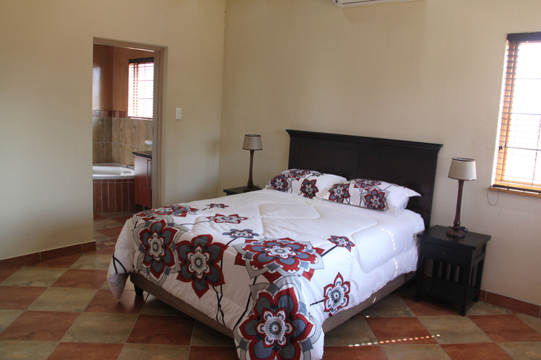 Bedroom 3, Cottage Lenisè, Mopani