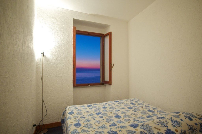 Bedroom 3, La Lampara Sea View Terrace Apartment, La Spezia