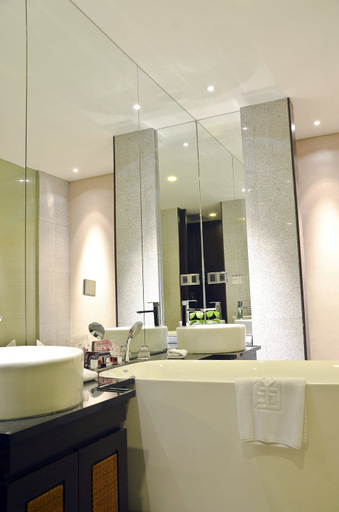 Bathroom, Datong Tang Fang Hotel, Datong