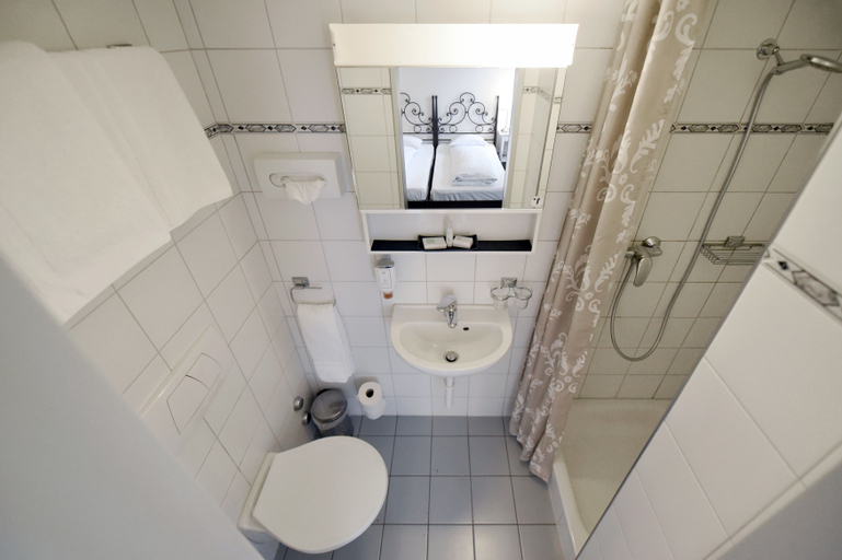 Bathroom 4, Hirschen, Zürich