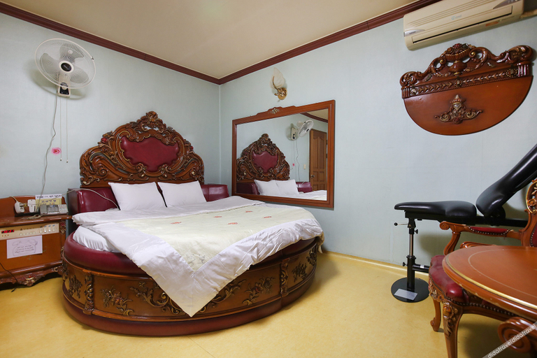Bedroom 4, Daejeon Yongjeon Boryeong Motel, Dong