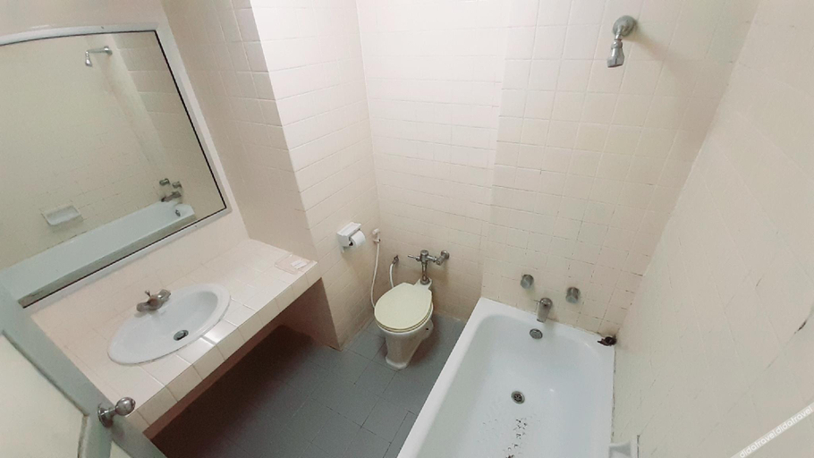 Bathroom, Samainiyom Hotel, Muang Phitsanulok