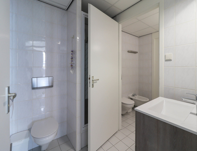 Bathroom 5, Sun-facing Apartment With Ijsselmeer Views, Wûnseradiel