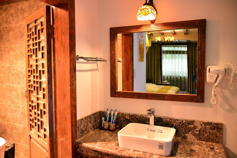 Bathroom 3, Sumuzhe Boutique Inn, Lijiang