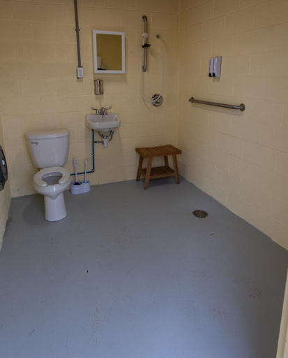 Bathroom, Canal Cabins, Morgan