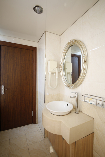 Bathroom 3, Donggang Hotel, Dandong