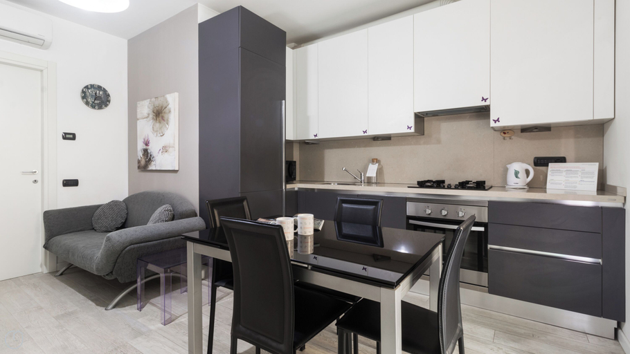 Others 5, Italianway Easy - Marcantonio dal Re 20 C, Milano