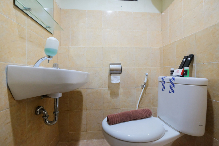 Bathroom 3, Minimalist Studio at Kebagusan City Apartment, Jakarta Selatan