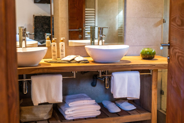 Bathroom, rakau lodge, Cautín