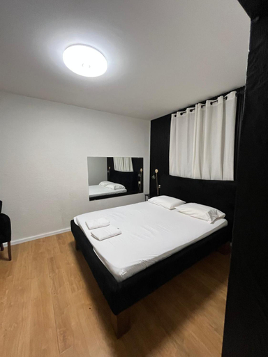 Bedroom 3, צימרים בצפון וסביב כרמיאל בצפון-Amoresכרמיאל והסביבה