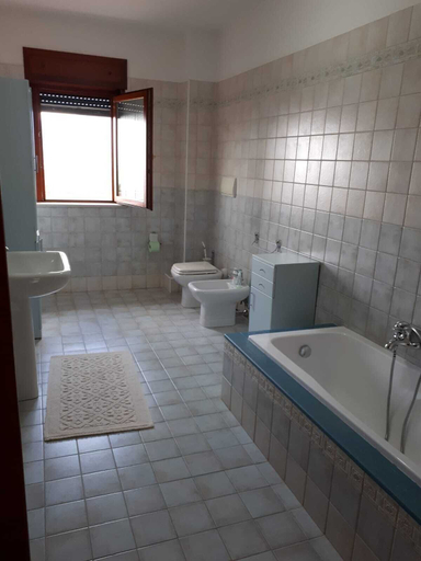 Bathroom 5, B&B Porta del Gargano, Foggia