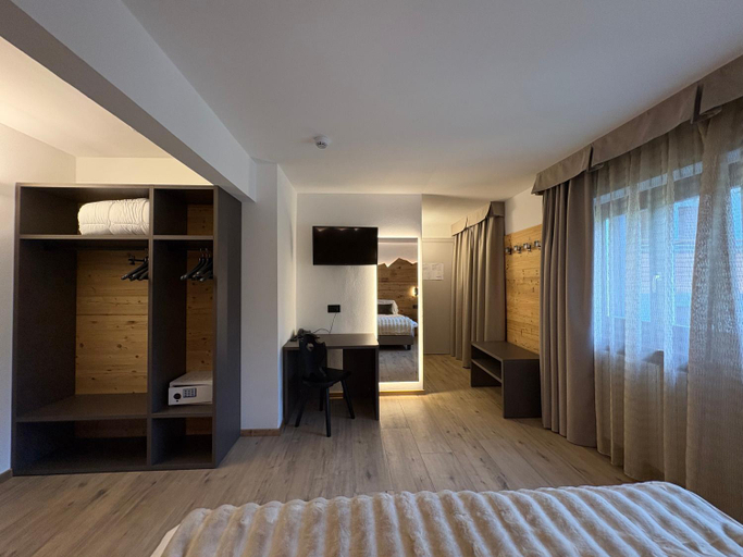 Bedroom 2, Hotel Kapriol, Trento