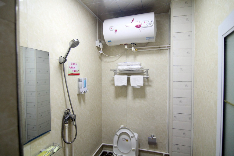 Bathroom 3, 톈바오 호텔(TianBao Hotel), Baoding