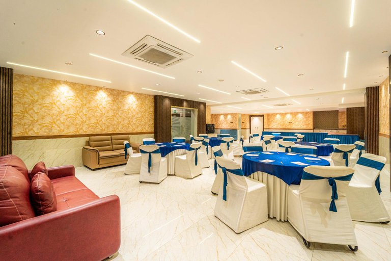 Banquet hall 4, Treebo Ten Eleven Grand, Scheme 78, Indore