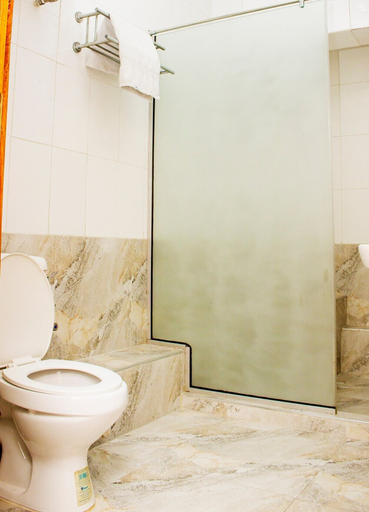 Bathroom 4, Bougainvillea Hotel , Obio/Akp