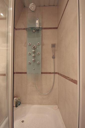 Bathroom 4, Bridgestreet St Germain Hotel, Paris