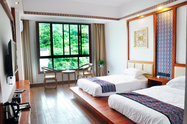 Bedroom, Xiangrong Hotel, Xiangxi Tujia and Miao