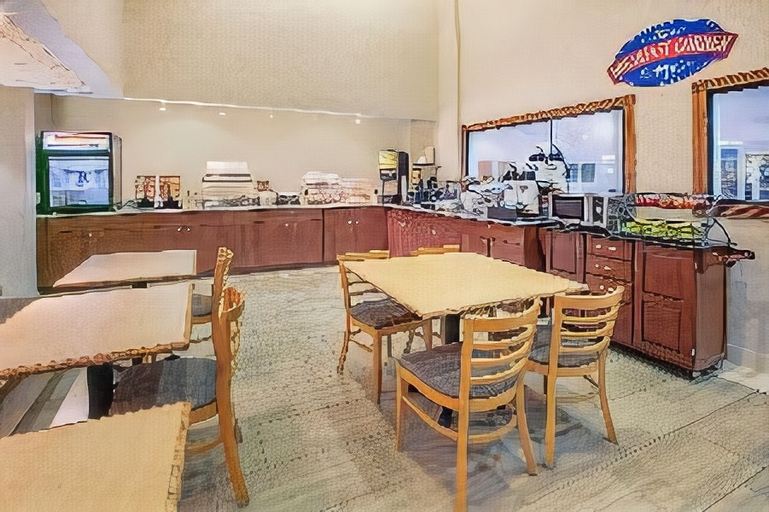 Food & Drinks 5, Baymont By Wyndham Roswell, Chaves