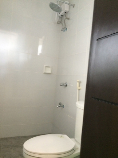 Bathroom 3, Bumblebee Inn, Tanay