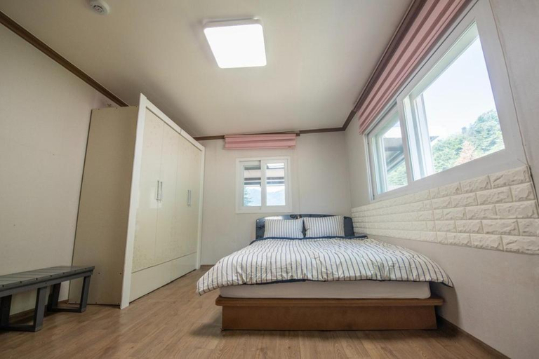 Bedroom 3, Gapyeong Solgogae Pension, Gapyeong