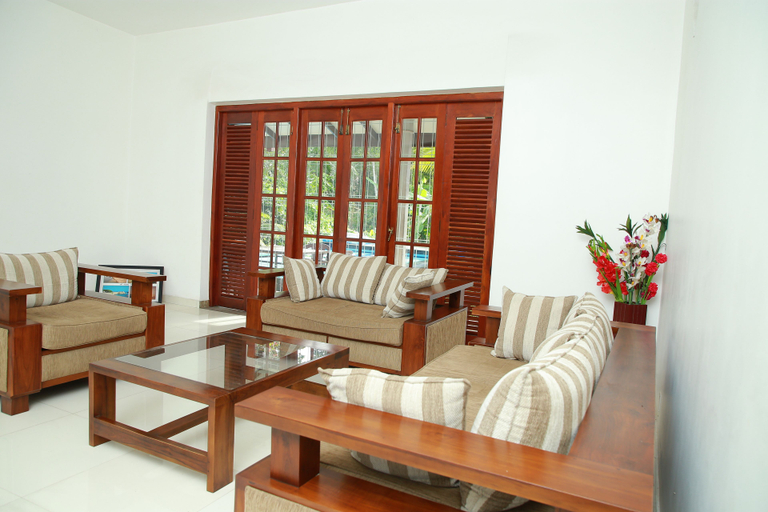 Others 5, Angel of Galle, Akmeemana