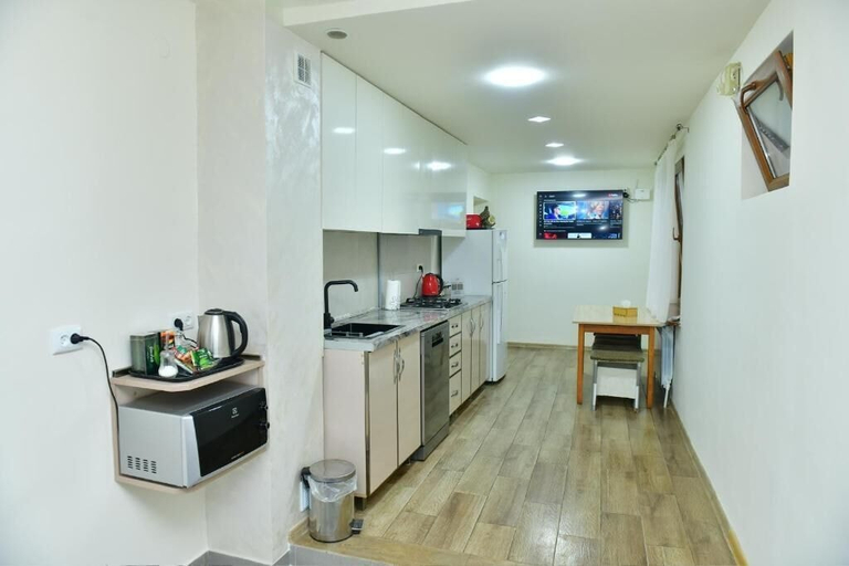 Private kitchen, Hayi Tun Guesthouse