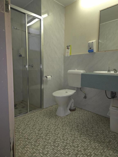 Bathroom 4, Royal Motel Rockhampton, Rockhampton