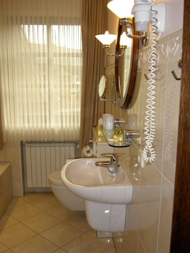 Bathroom 2, Hotel Josten, Viersen