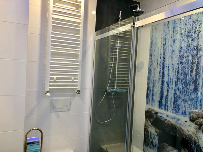 Bathroom 5, OldTown deLuxe, Toruń City