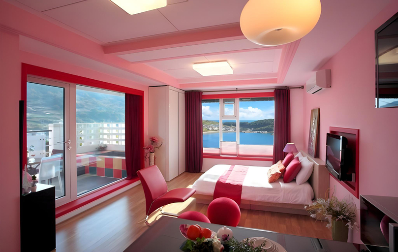 Others 5, namhae elnidonamhae rijoteu, Namhae