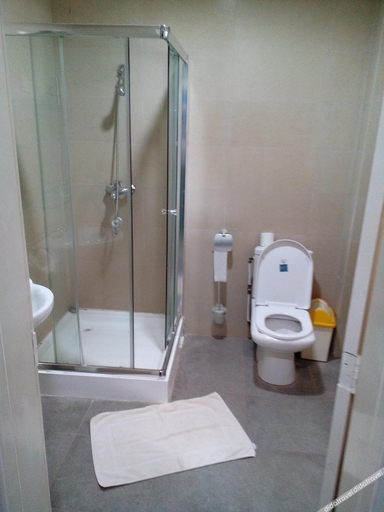 Bathroom, Mansea Beach Hotel, Kombo Saint Mary