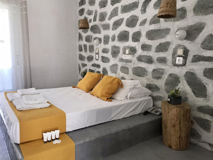 Bedroom 2, Ladiko Inn Hotel, South Aegean