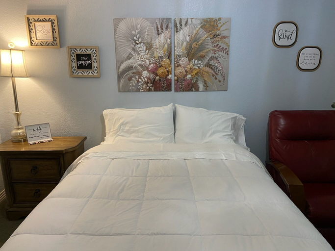 Bedroom 2, Arbor Rose Boutique Hotel, Douglas