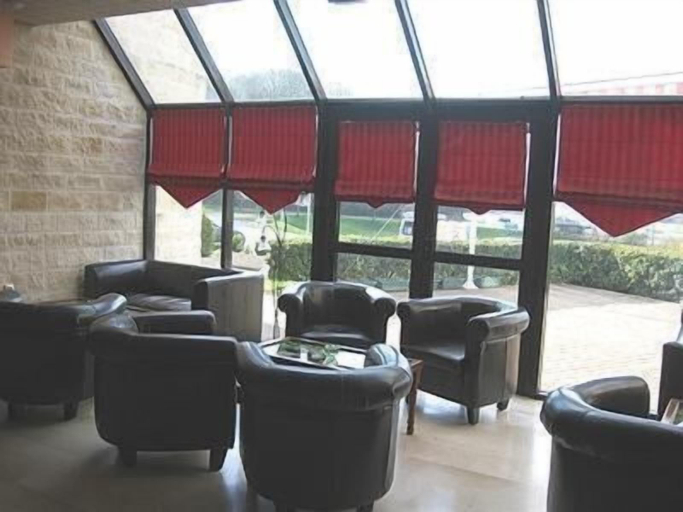 Public Area 3, Auberge de Bourgogne, Yonne