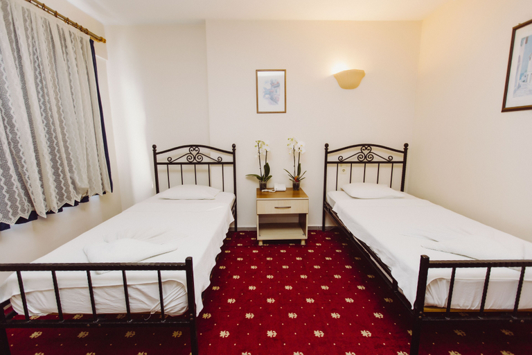 Bedroom 2, Ozalp Han Hotel, Ortaca