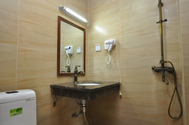 Bathroom 2, Zongjin Inn, Xishuangbanna Dai
