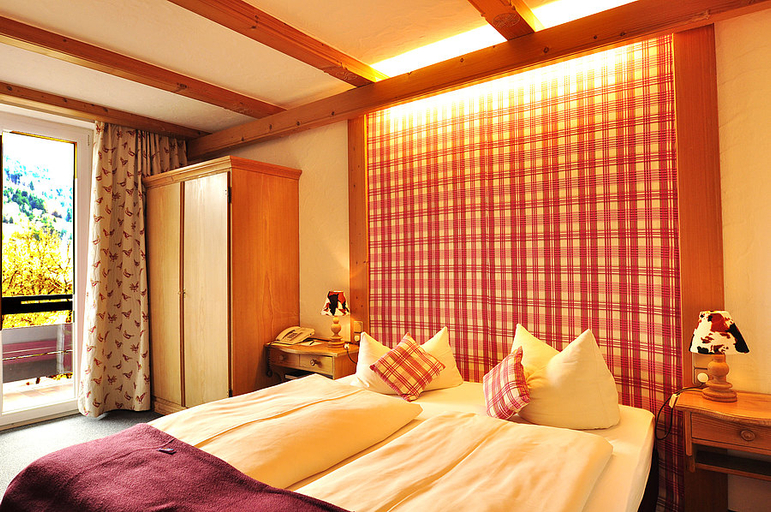 Bedroom 3, Seehotel Schlierseer Hof, Miesbach