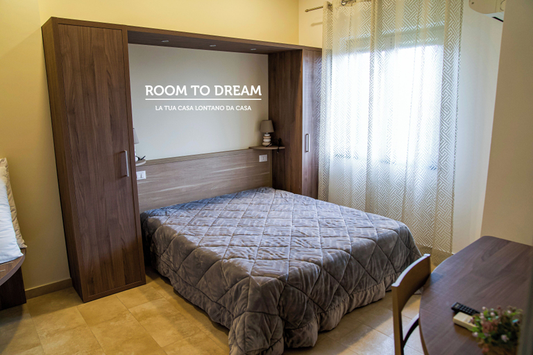 Bedroom 3, Room to dream, Salerno