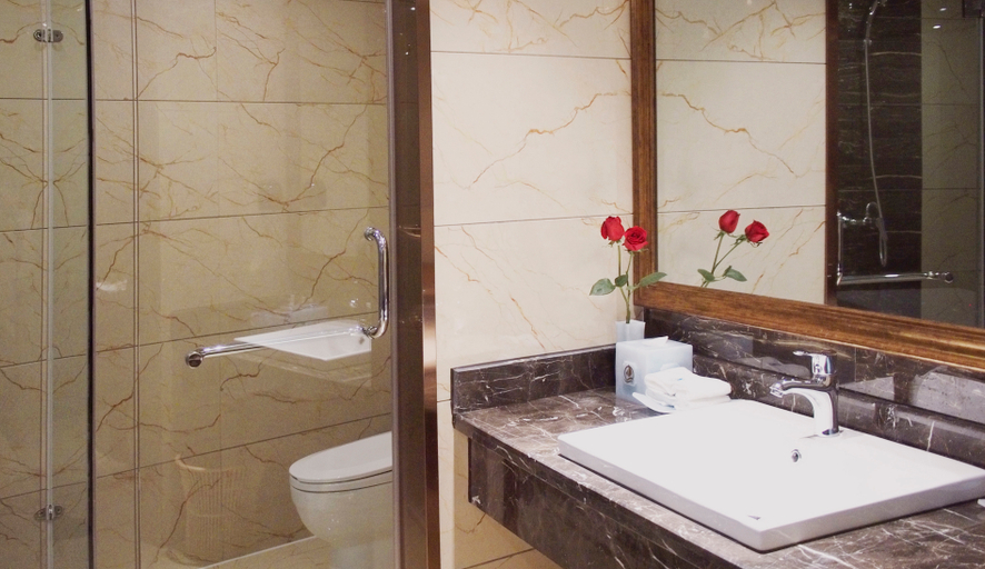 Bathroom 3, Yacht Holiday Hotel, Xiangfan
