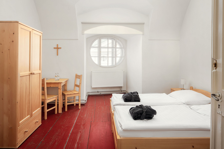 Bedroom 2, Dům Hostů Klášter Broumov, Náchod