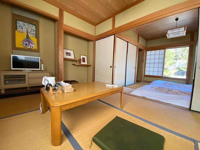 Others 2, Yufuin Garakuchin Guesthouse, Yufu