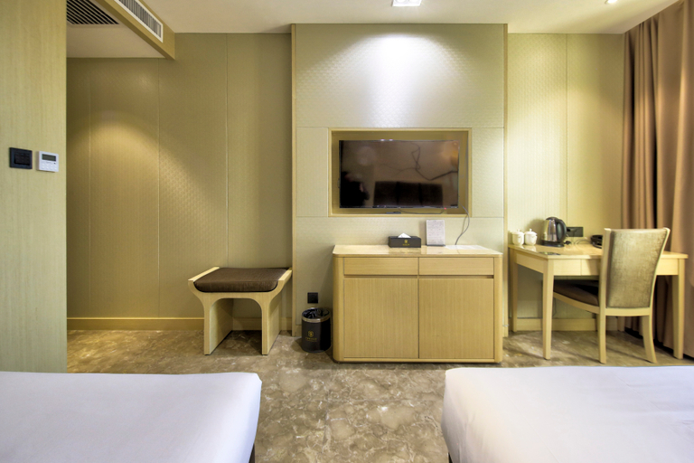 Bedroom 2, Yitong No. 9 Business Hotel, Siping