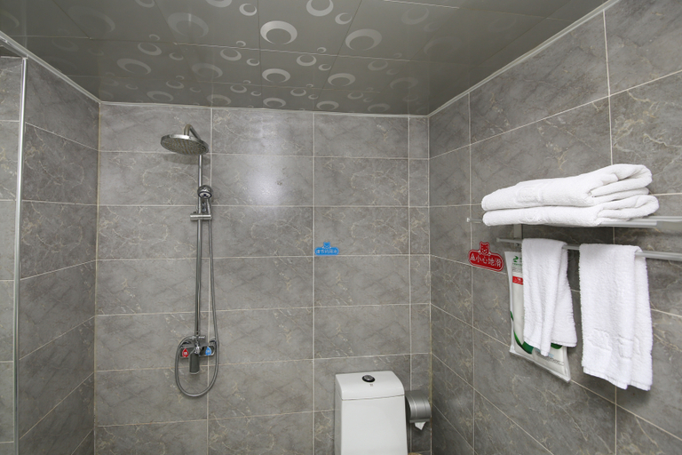 Bathroom 2, Shibodu Hotel (railway station five junction subway station shop), Xi'an