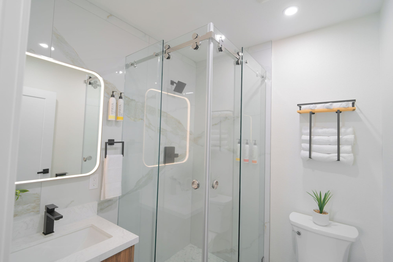Bathroom 3, Nox Hotel - Studio City, Los Angeles