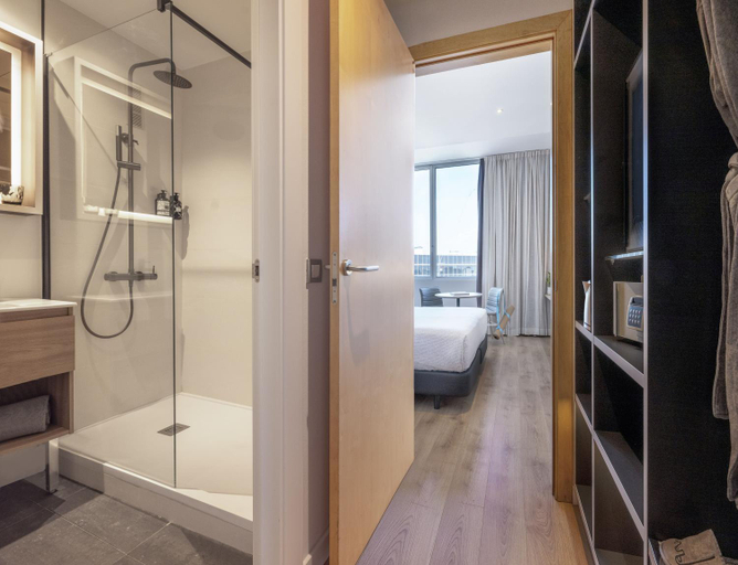 Bathroom 5, INNSiDE by Meliá Barcelona Aeropuerto, Barcelona