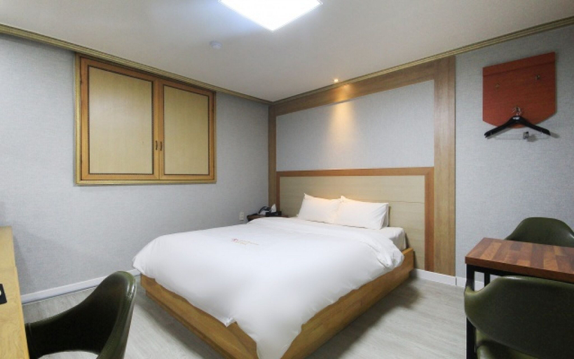 Bedroom 4, Gunsan Jjack, Gunsan