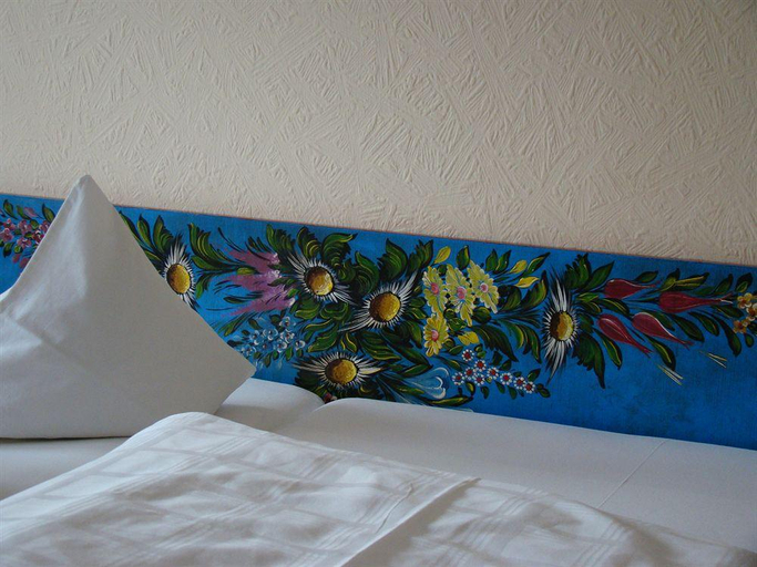 Bedroom 2, Hotel Hirsch, Ortenaukreis