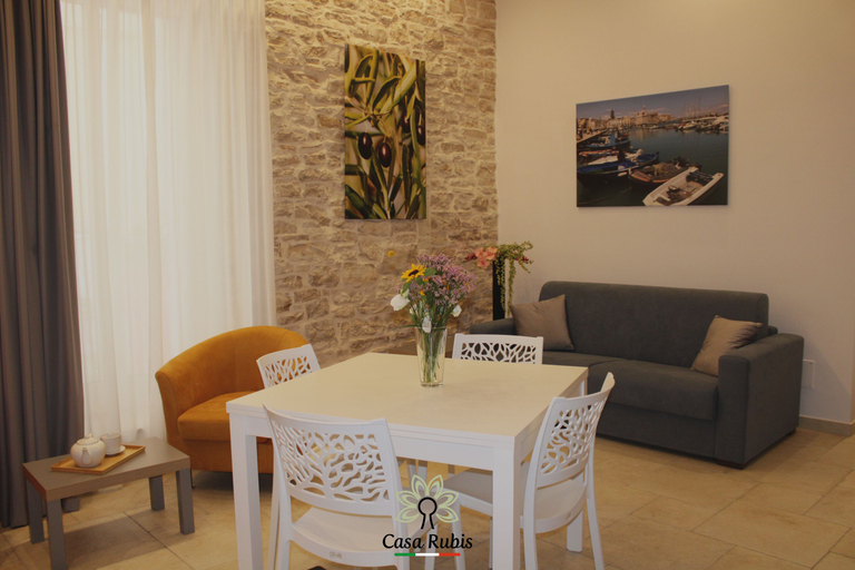 Others 3, CASA DEGLI AMICI, Bari