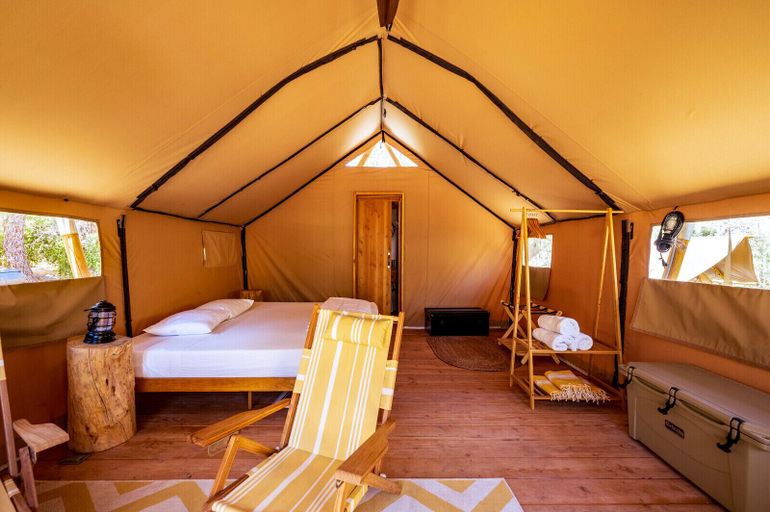 Bedroom 2, Huttopia Wine Country-Northern California, Lake