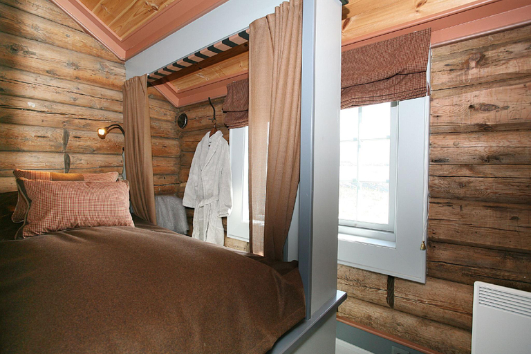 Bedroom 2, Korsholmen - by Classic Norway Hotels, Averøy